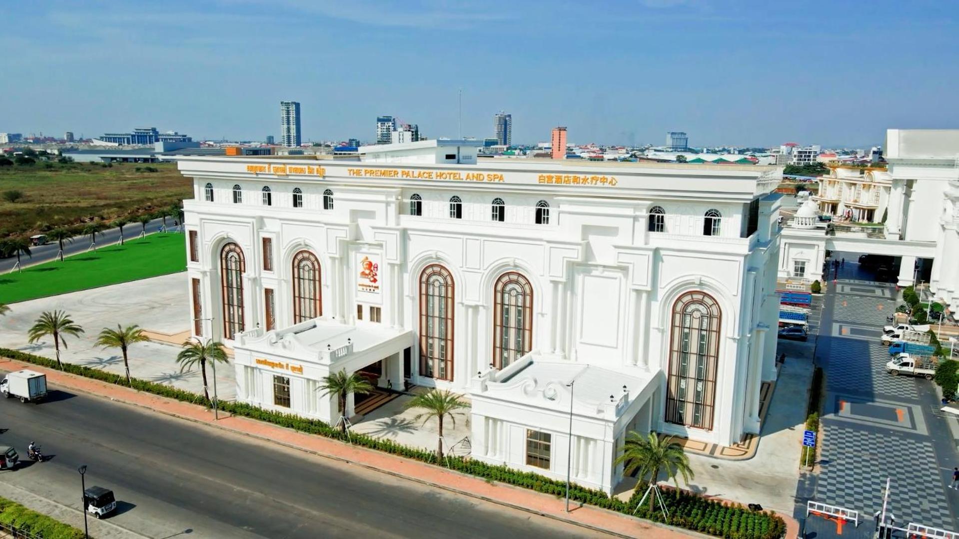 The Premier Palace Hotel And Spa Phnom Penh Eksteriør billede